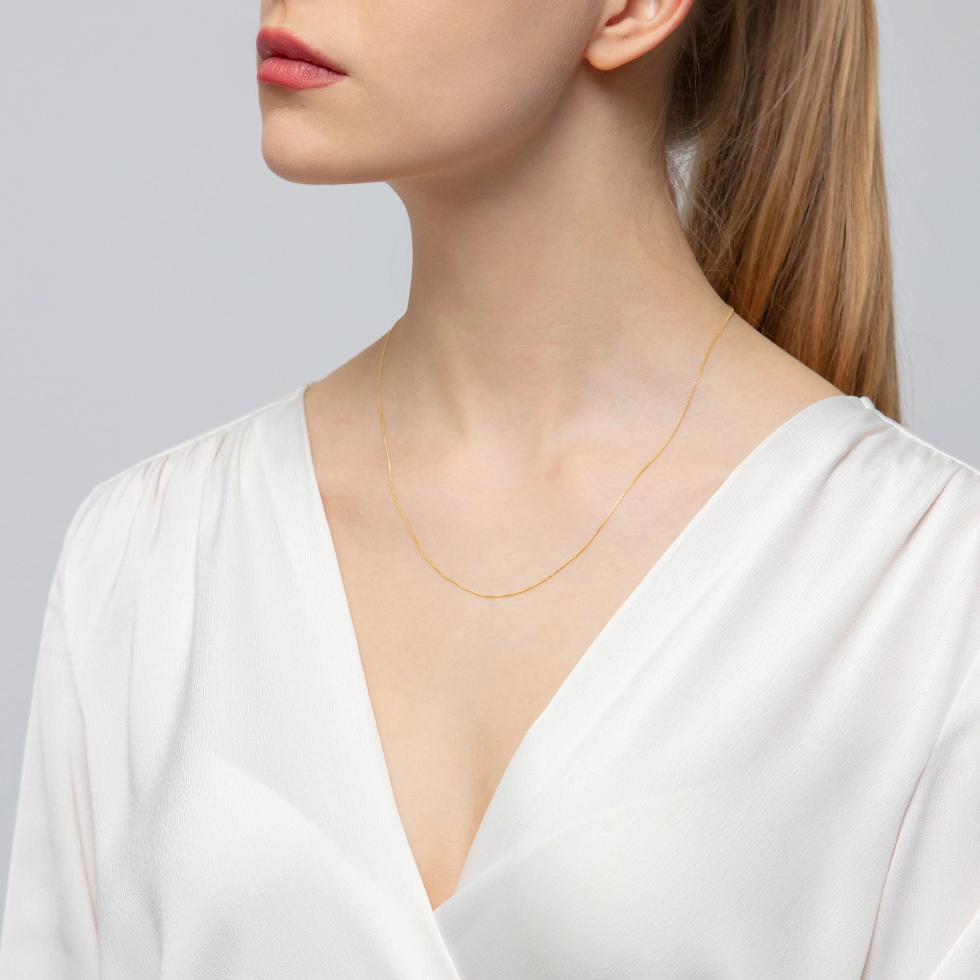 gold-curb-chain-0-7mm-l034-333