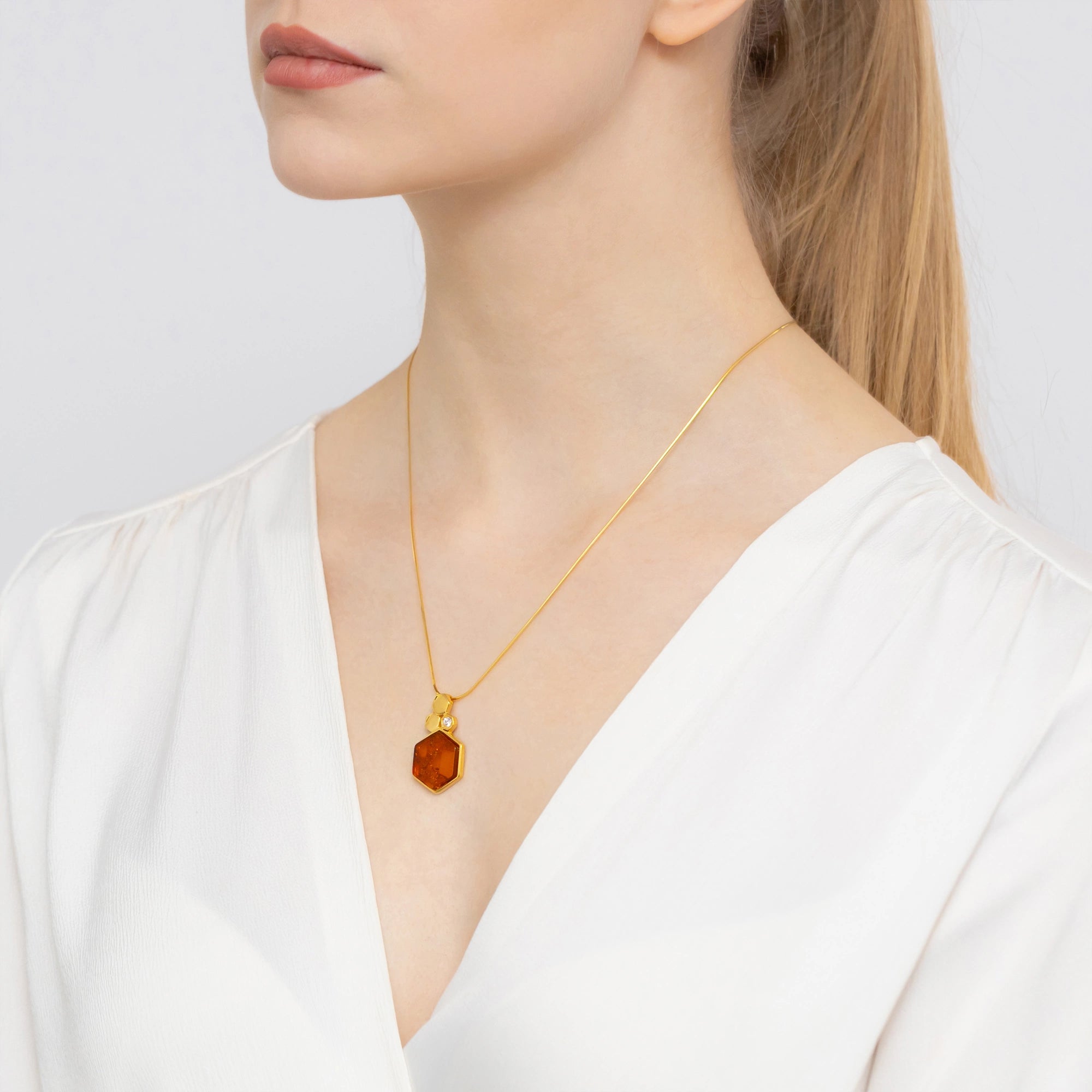 gold-plated-silver-necklace-with-natural-amber-n1093-925-z