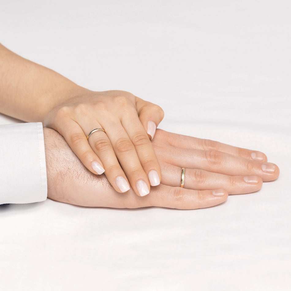 Klasický polokulatý jednoduchý zlatý snubní prsten 2mm