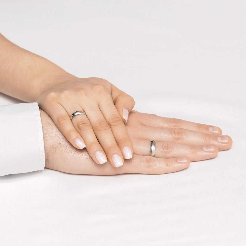 Klasické polokulaté snubní prsteny z bílého zlata 4 a 5 mm