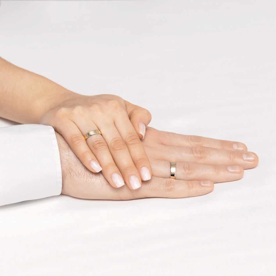 Klasické ploché fázované zlaté svadobné obrúčky prstene 4 a 5 mm