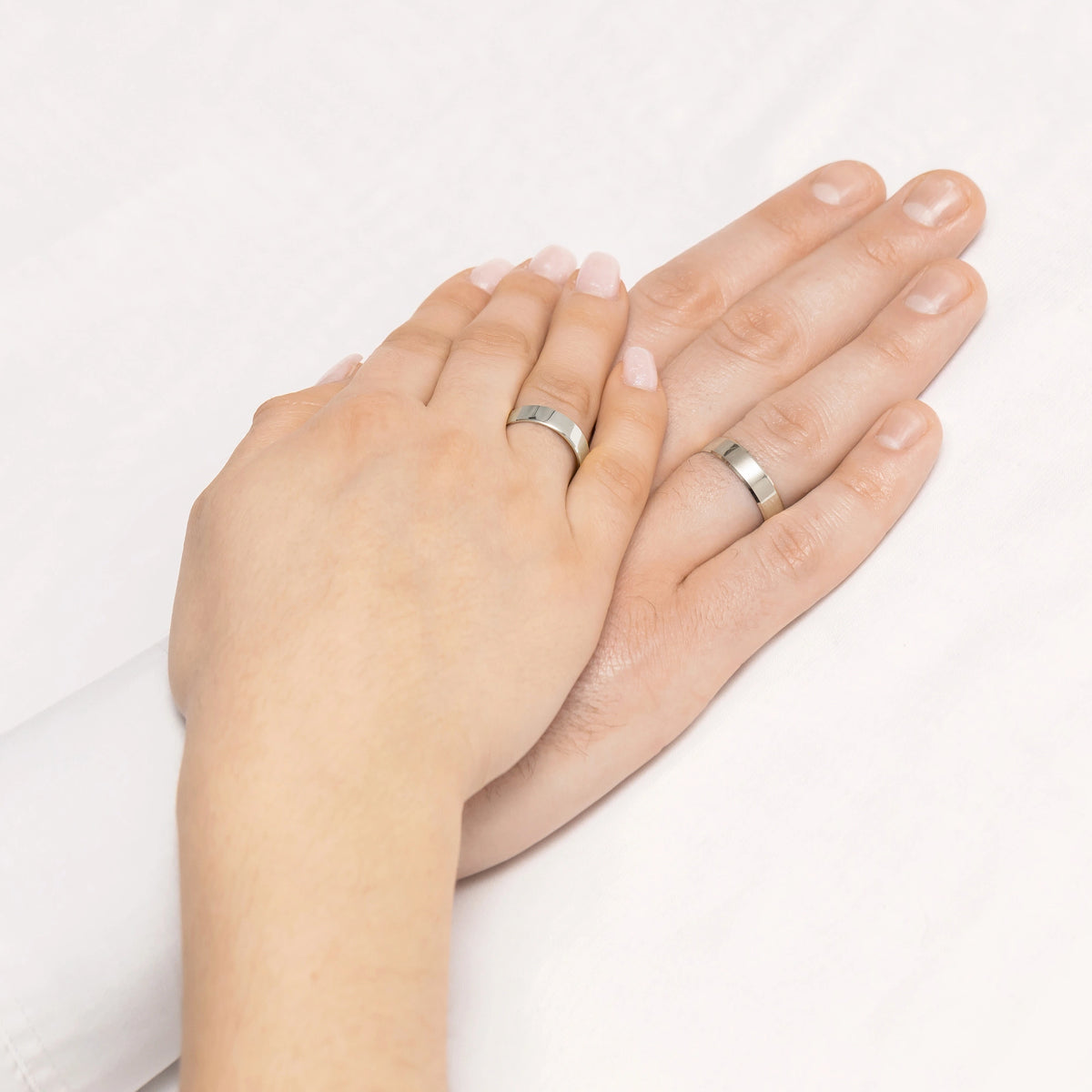 Classic Flat Beveled Single White Gold Wedding Band Ring 5mm