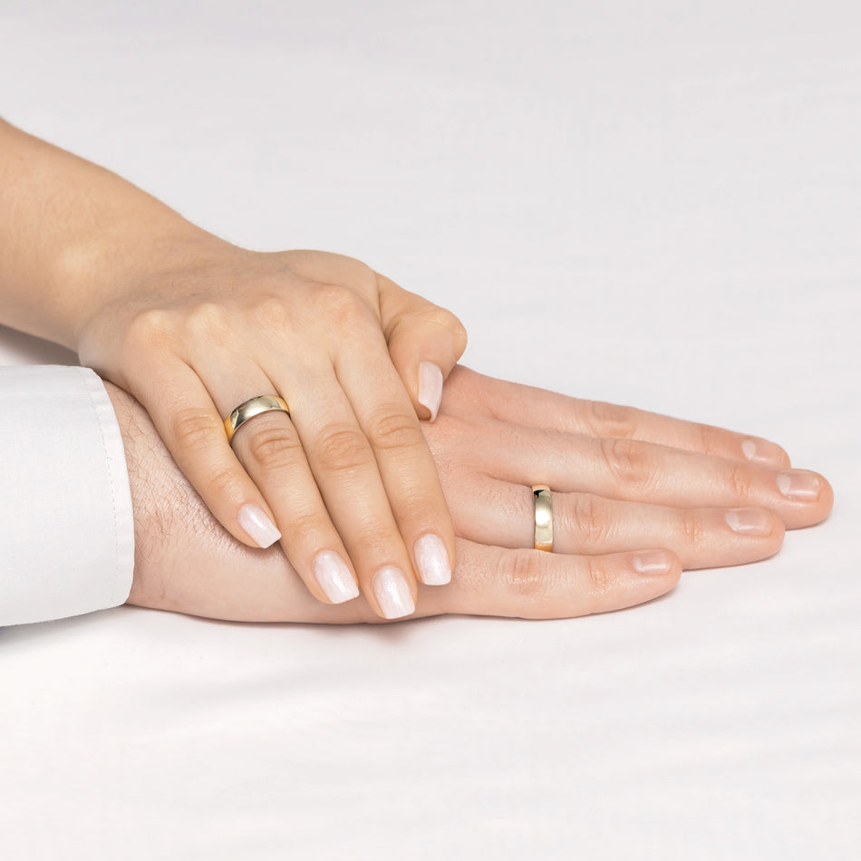 Klasický mierne zaoblený jednoduchý zlatý svadobný prsteň 5 mm