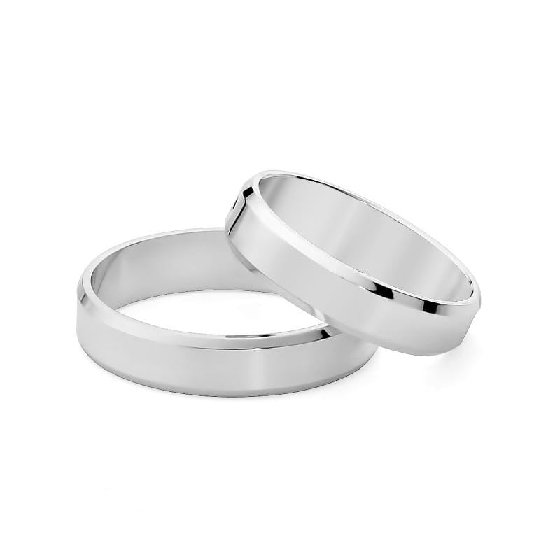 Alliance classique plate biseautée en or blanc 4 mm