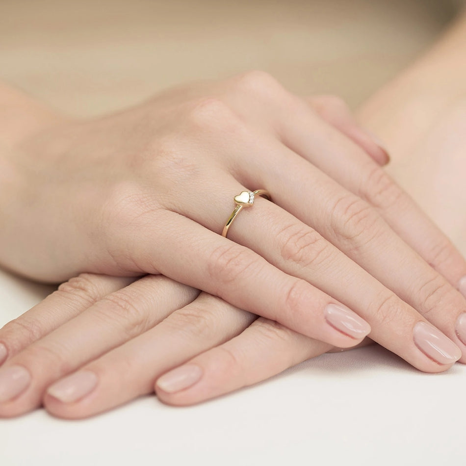 gold-ring-with-0-015ct-diamonds-p019-b0-015