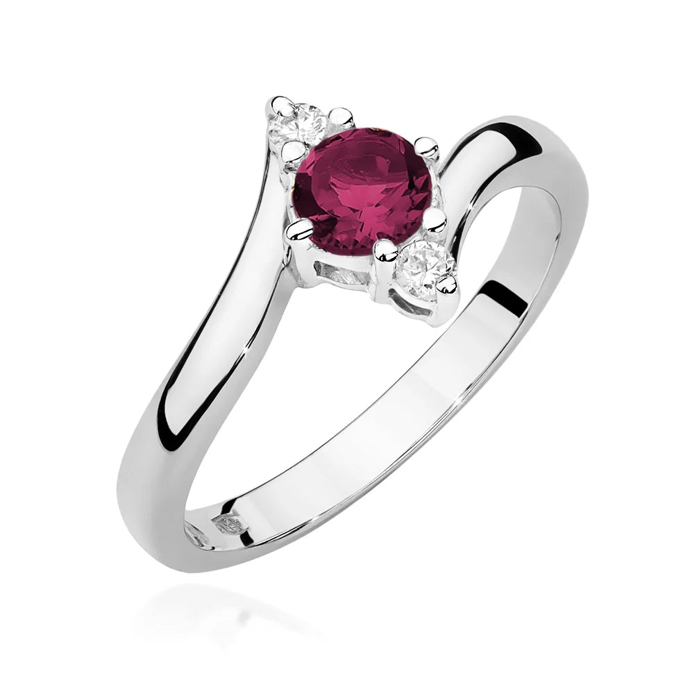 gold-ring-with-0-60ct-ruby-and-diamonds-p038-585-r0-60