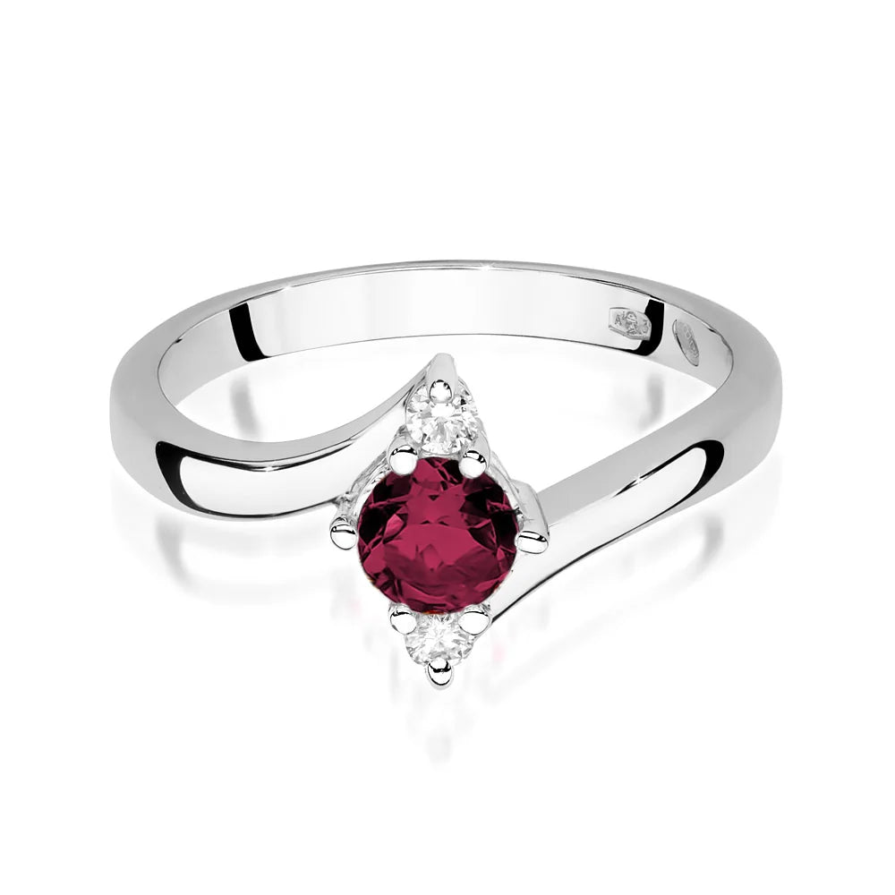 gold-ring-with-0-60ct-ruby-and-diamonds-p038-585-r0-60