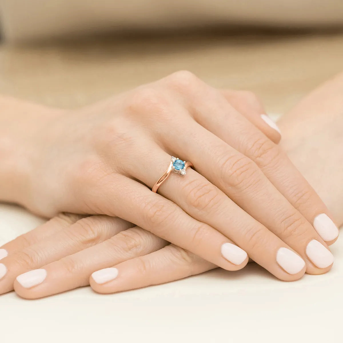 gold-ring-with-0-60ct-topaz-and-diamonds-p038-585-t0-50