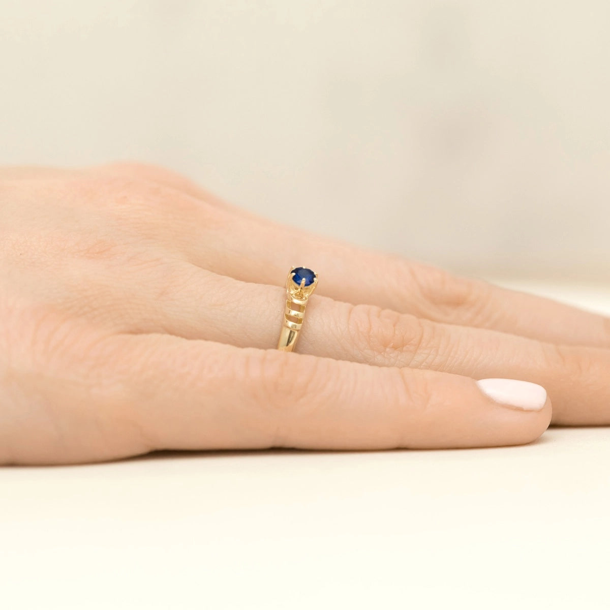 bague-en-or-avec-saphir-0-30ct-p039-585-s0-30
