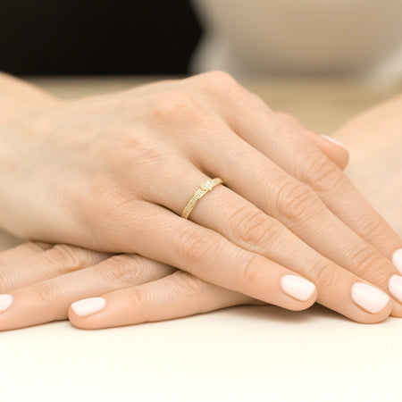 8k-gold-ring-with-zirconia-heart-p042-333-b