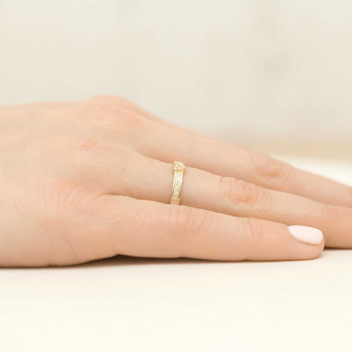 8k-gold-ring-with-zirconia-heart-p042-333-b