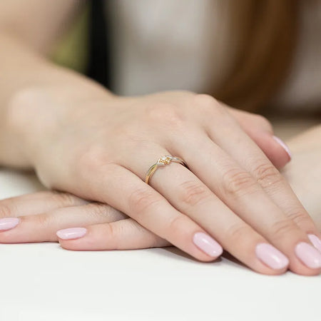 8k-gold-ring-with-zirconia-weaved-p085-333-c