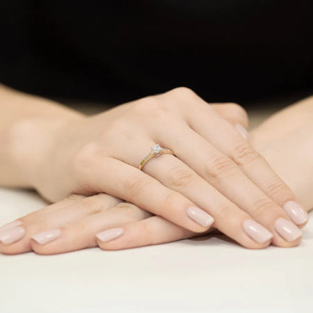 8k-gold-ring-with-zirconia-p091-333-c