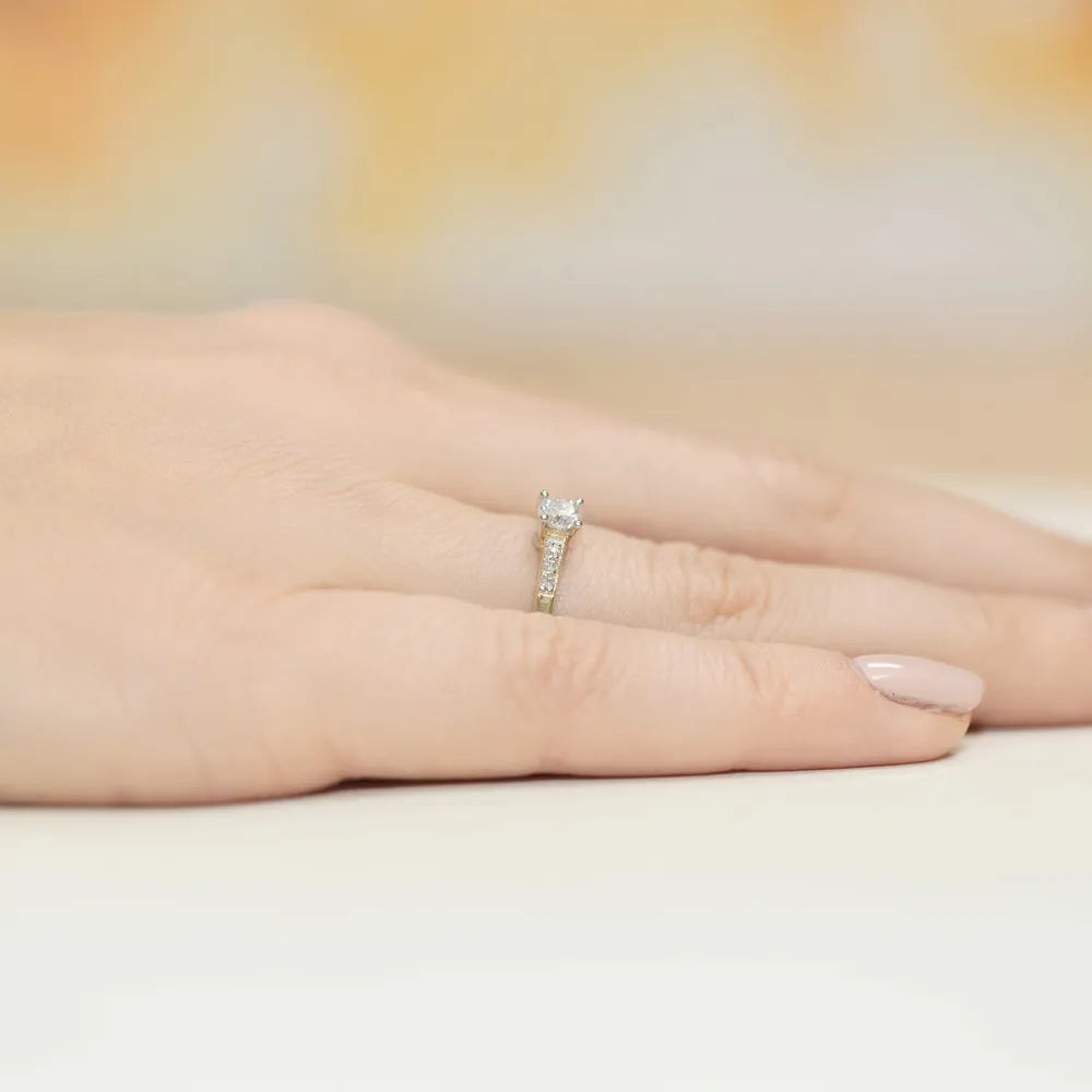 8k-gold-ring-with-zirconia-p091-333-c