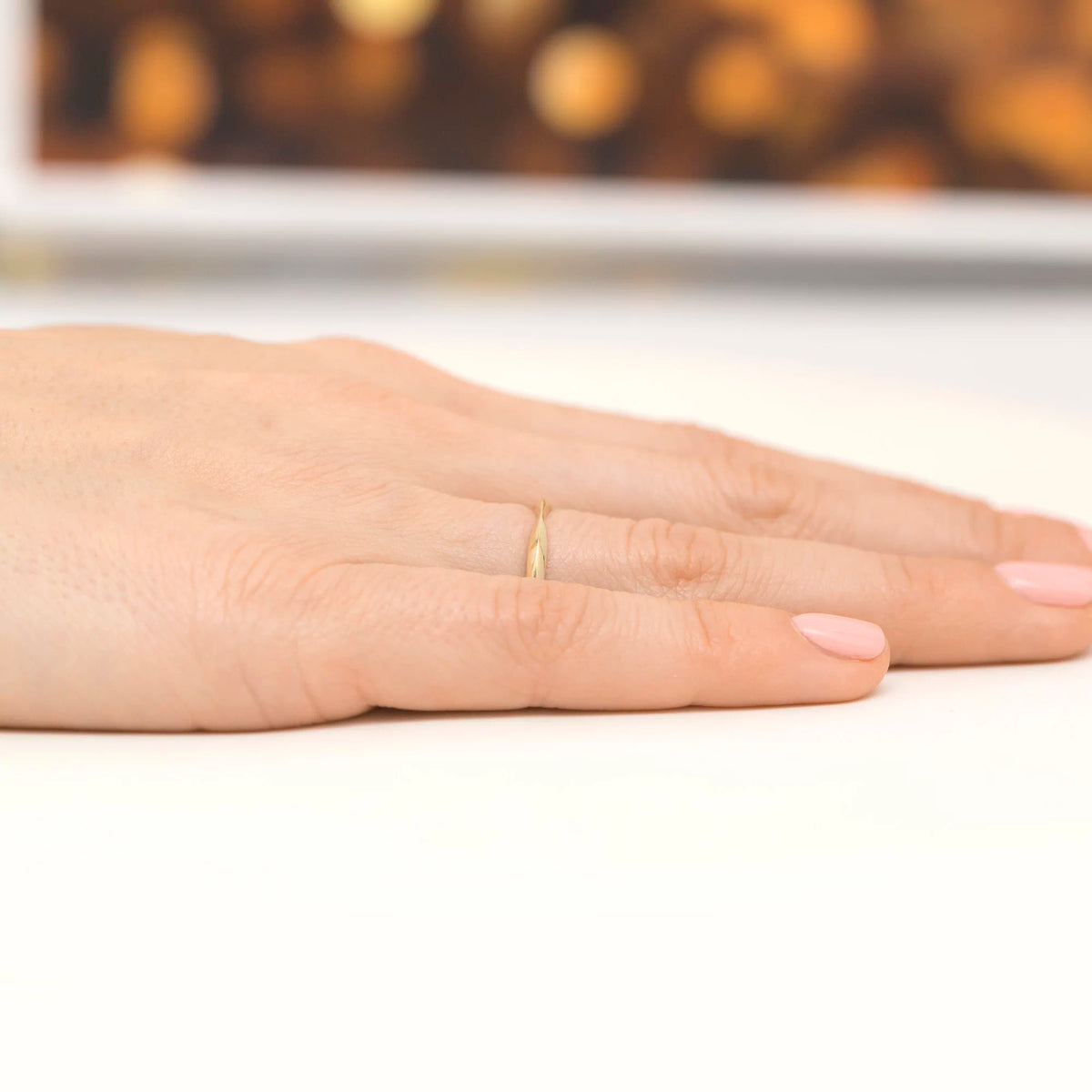 8k-gold-ring-with-a-notch-p094-333