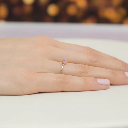 gold-ring-with-0-10ct-amethyst-p129-585-a0-10