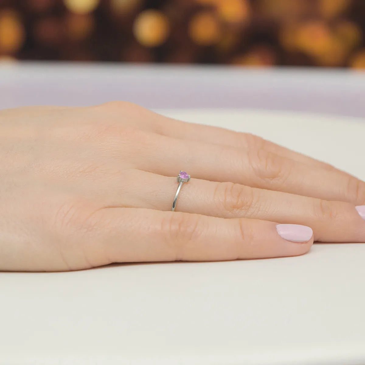 gold-ring-with-0-10ct-amethyst-p129-585-a0-10