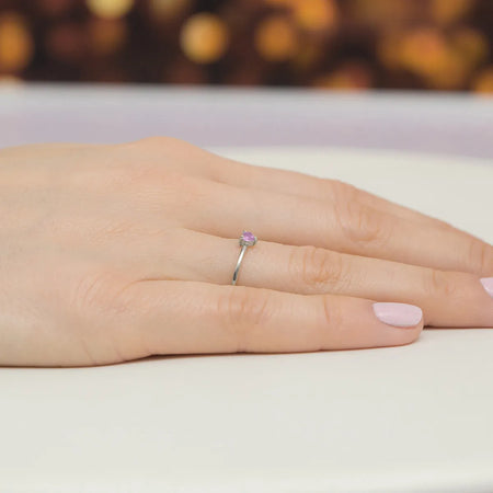 gold-ring-with-0-10ct-amethyst-p129-585-a0-10