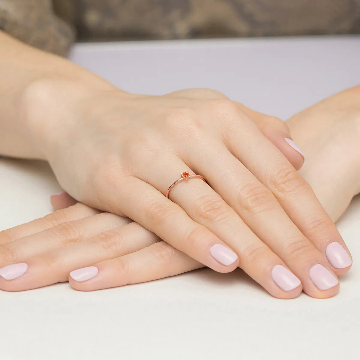 gold-ring-with-0-15ct-garnet-p129-585-g0-15