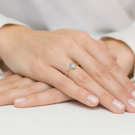 gold-ring-with-0-50ct-topaz-p130-585-t0-50