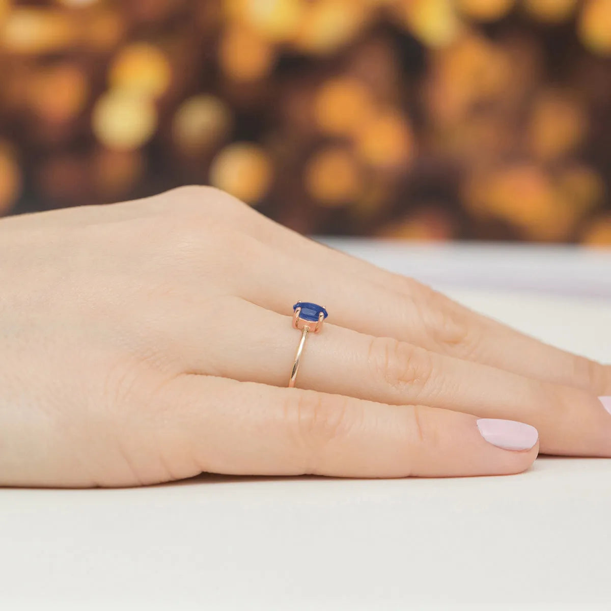 gold-ring-with-0-70ct-sapphire-p130-585-s0-70