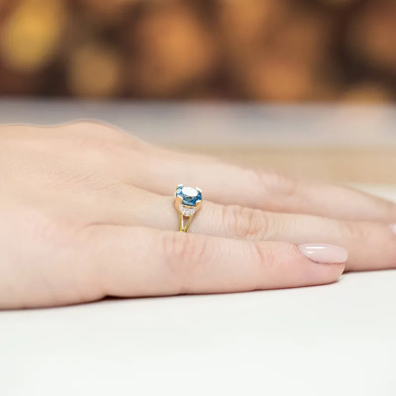 14k-gold-ring-with-zirconia-p146-375-nb