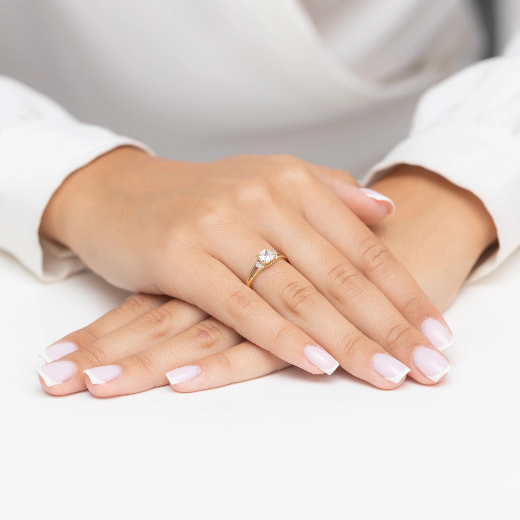 8k-gold-ring-with-zirconia-p147-375-b