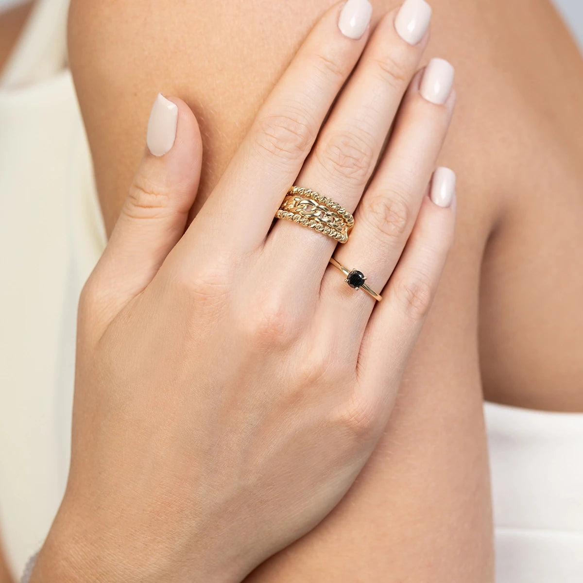 gold-ring-with-0-50ct-black-diamond-p149-585-cb0-50