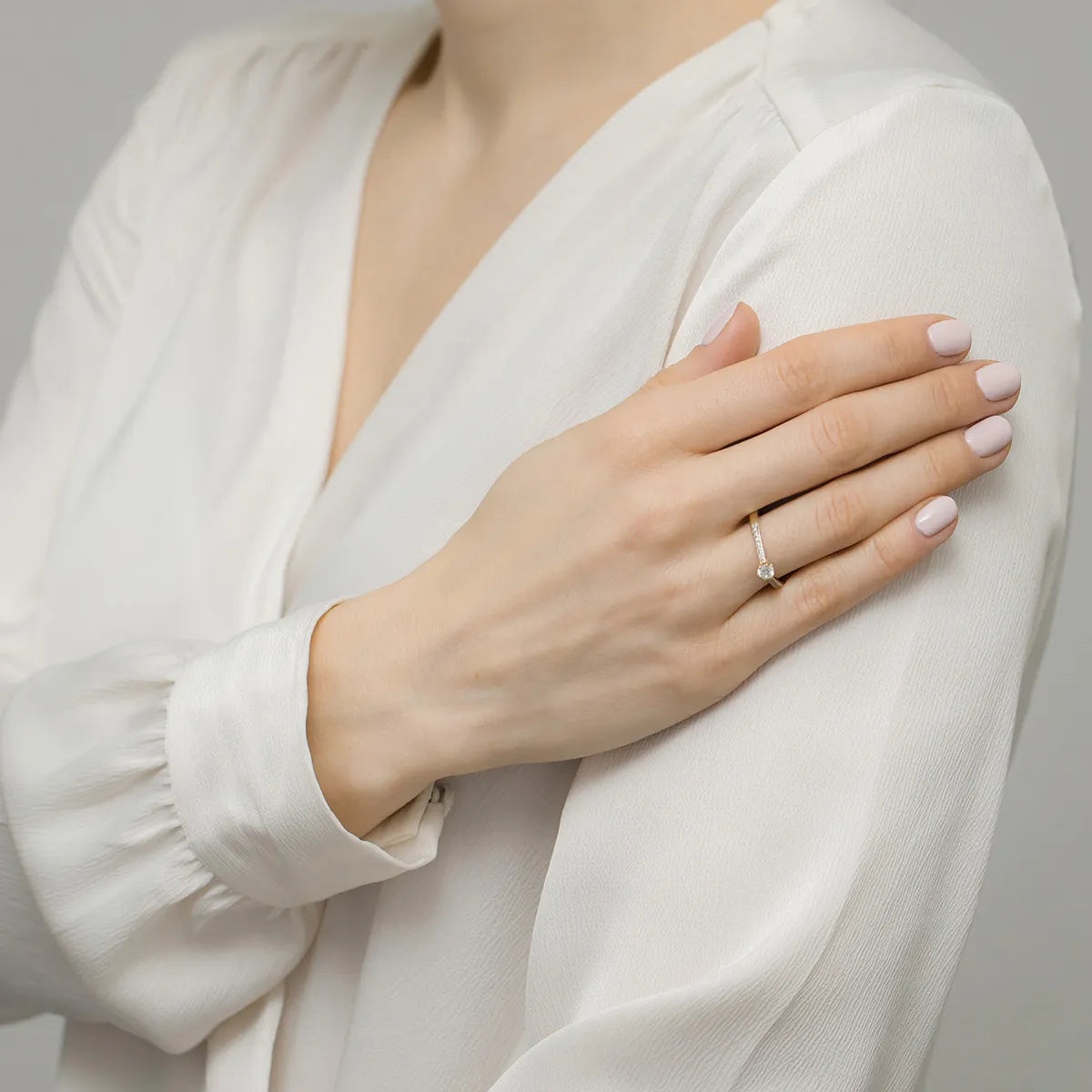 gold-ring-with-0-20ct-and-0-092ct-diamonds-p157-585-b0-29