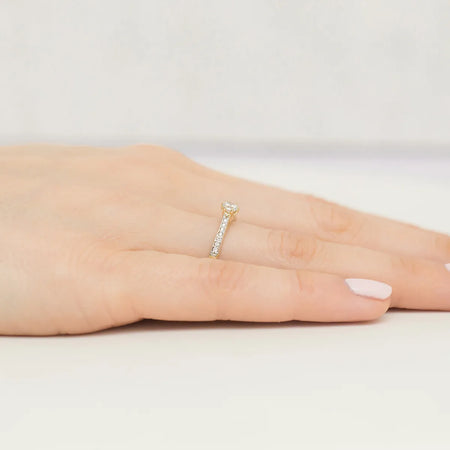 gold-ring-with-0-20ct-and-0-092ct-diamonds-p157-585-b0-29