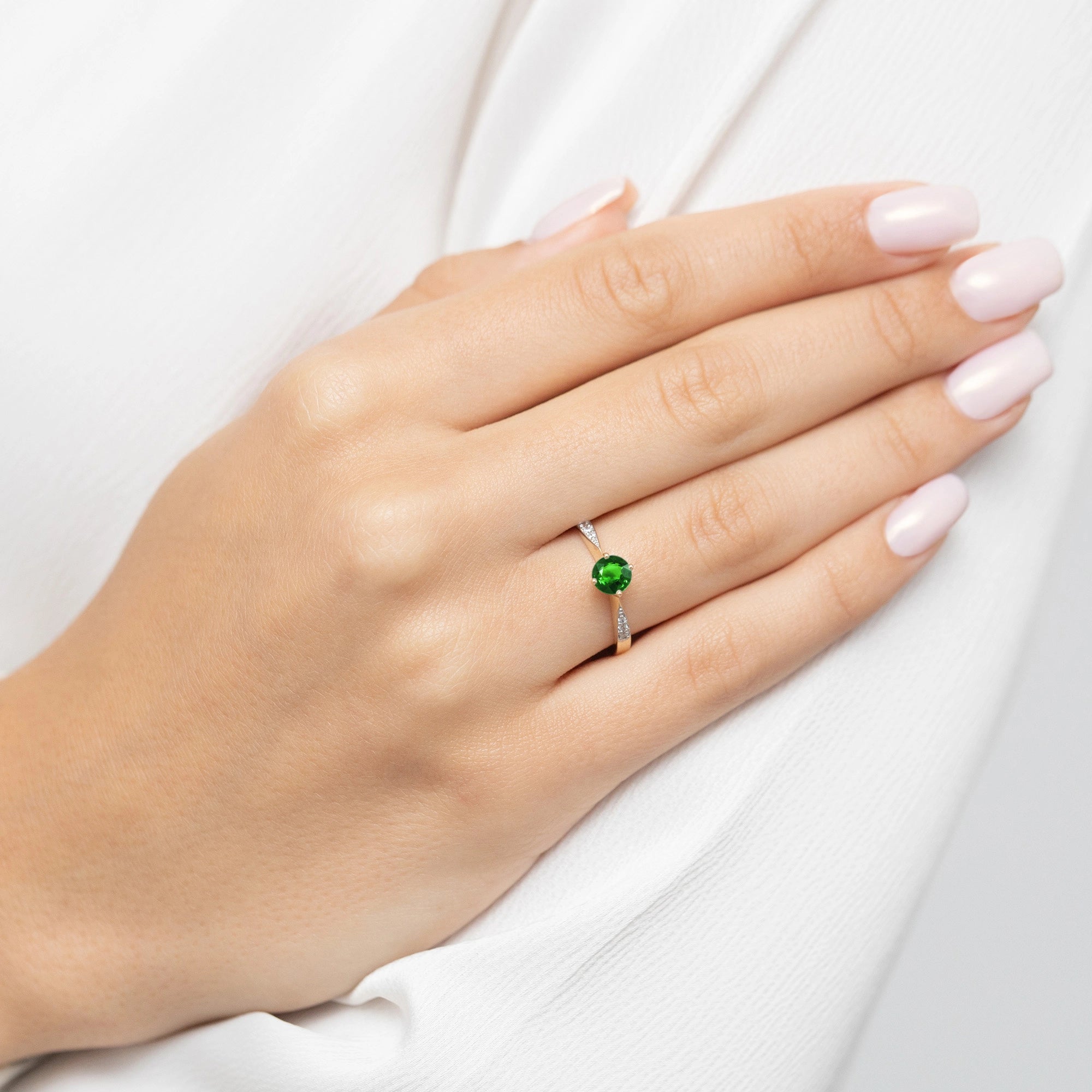 8k-gold-ring-with-green-zirconia-p167-333-z