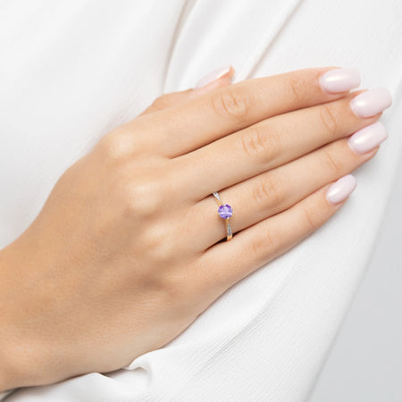 gold-ring-with-0-50ct-amethyst-and-0-068ct-diamonds-p167-585-a0-50