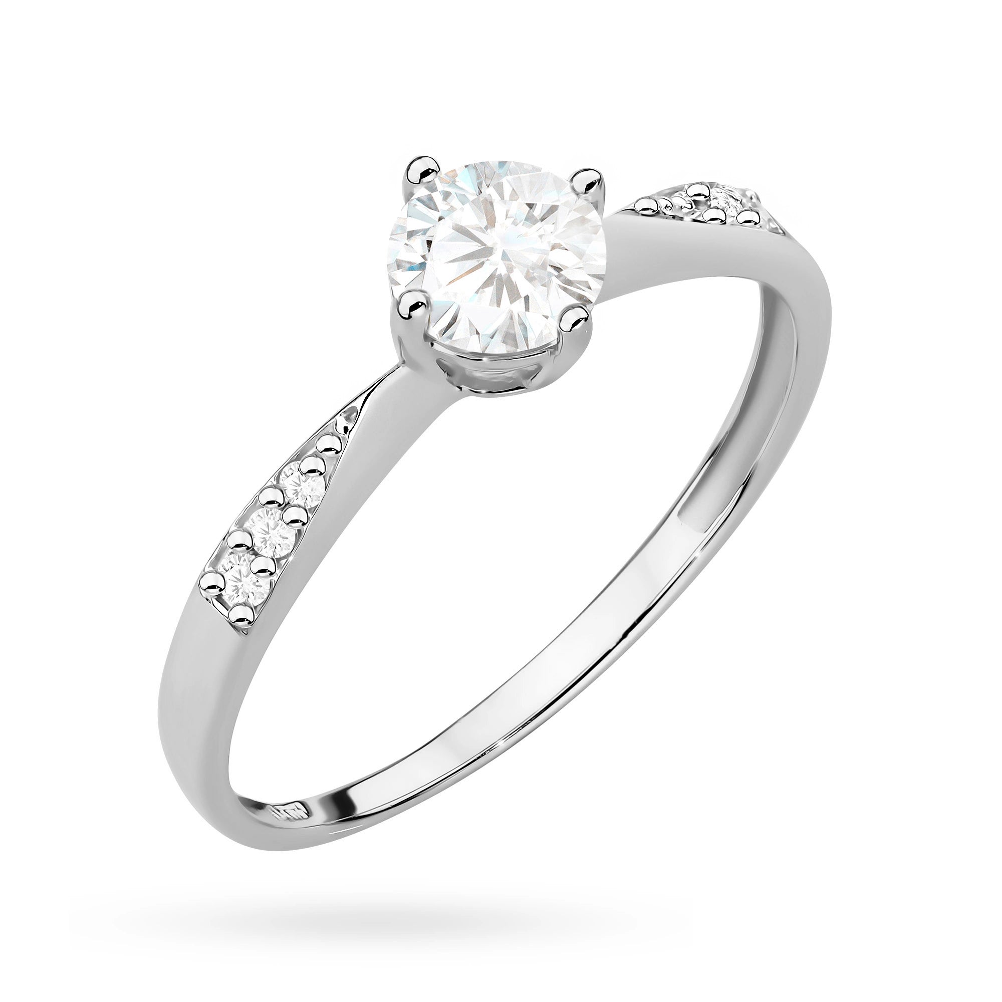 gold-ring-with-0-60ct-white-sapphire-and-0-068ct-diamonds-p167-585-bs0-60