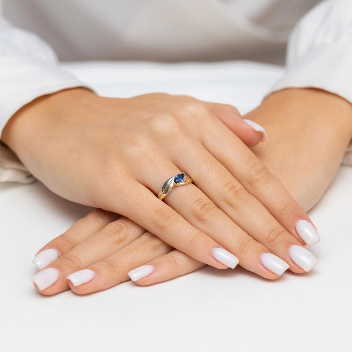 14-karat-goldring-mit-blauem-zirkonia-p170-585-n