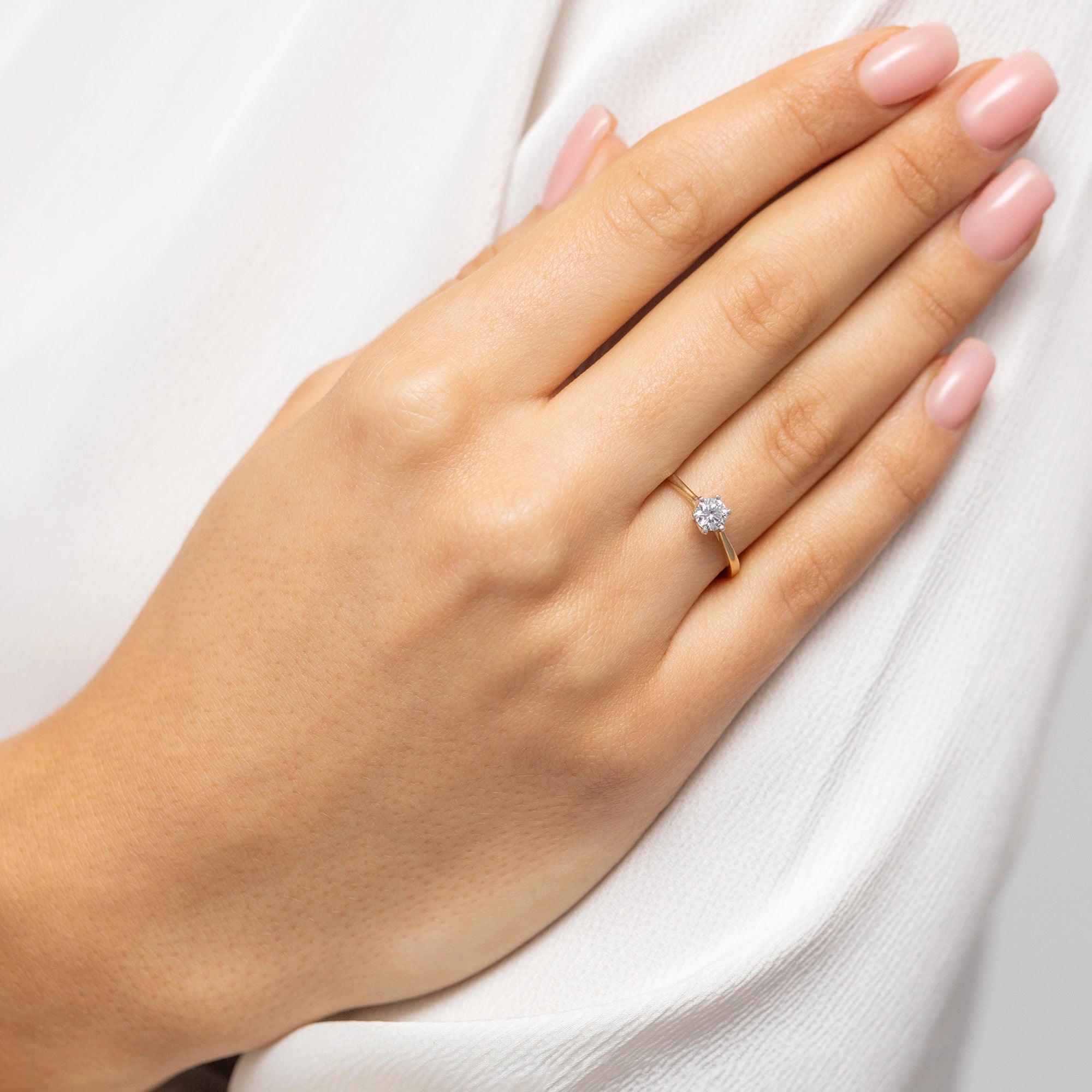 8k-gold-ring-with-zirconia-p172-333-b