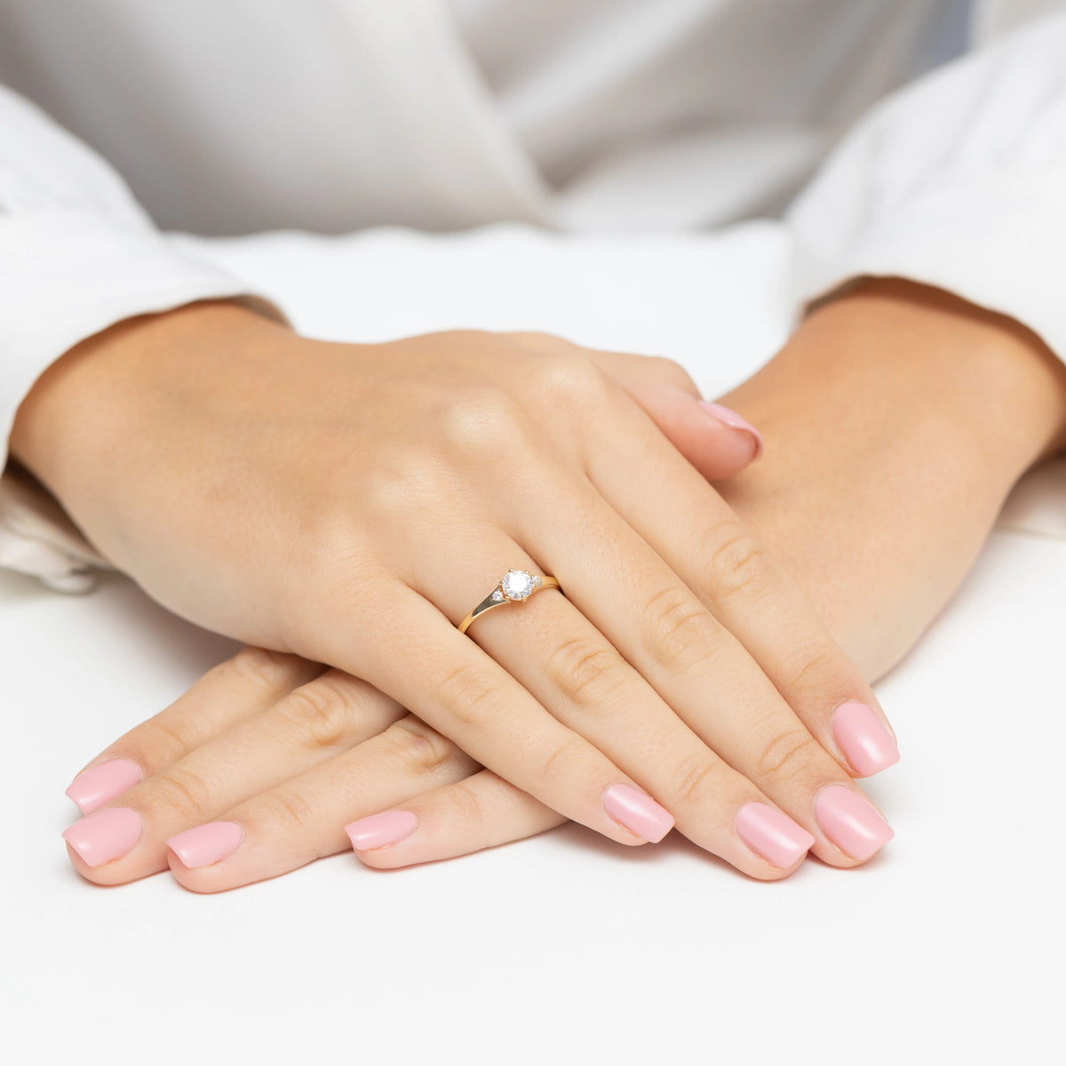 8k-gold-ring-with-zirconia-p177-333-b