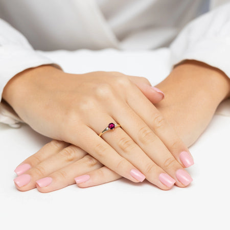 8k-gold-ring-with-red-zirconia-p177-333-c