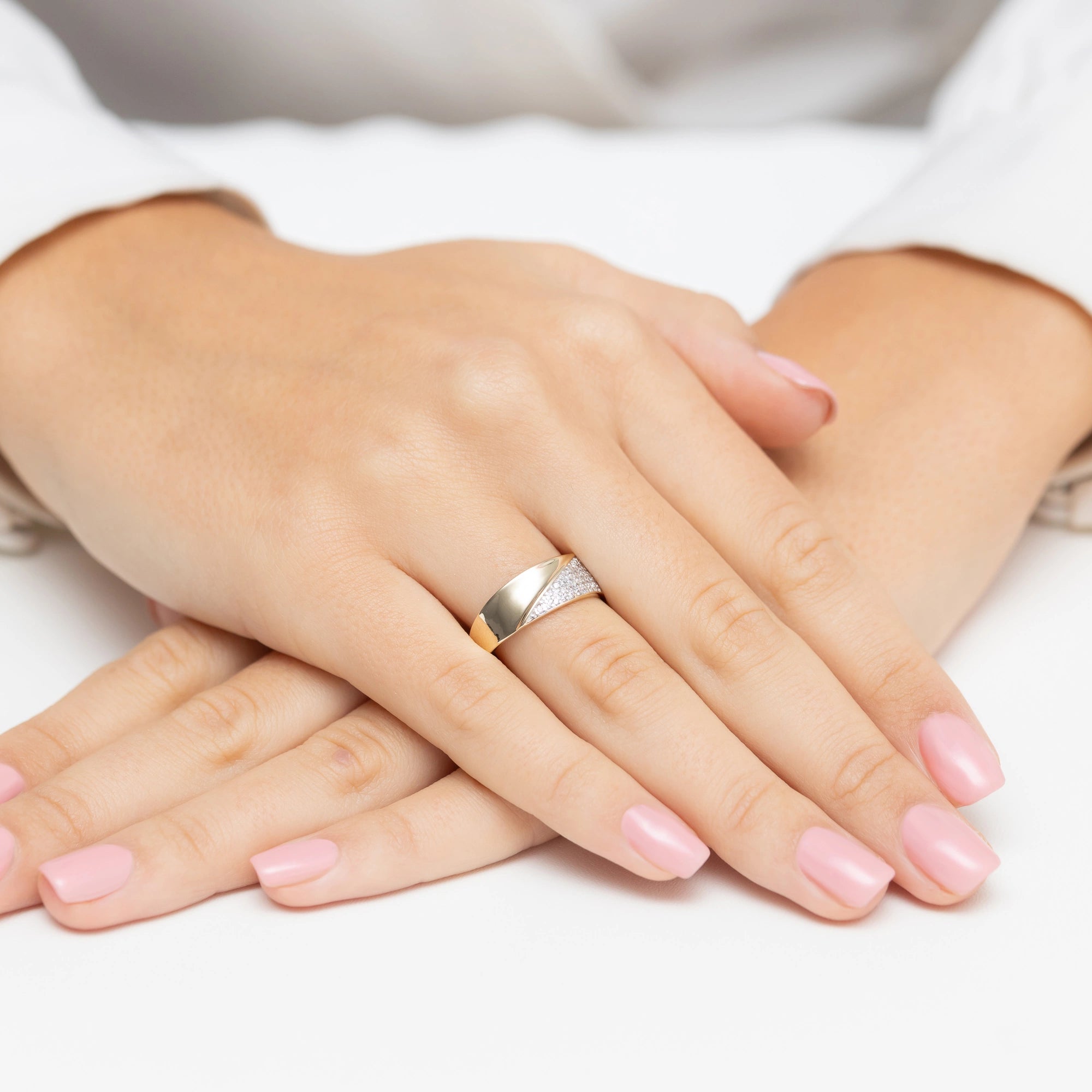 14k-gold-ring-with-zirconia-p179-585-b