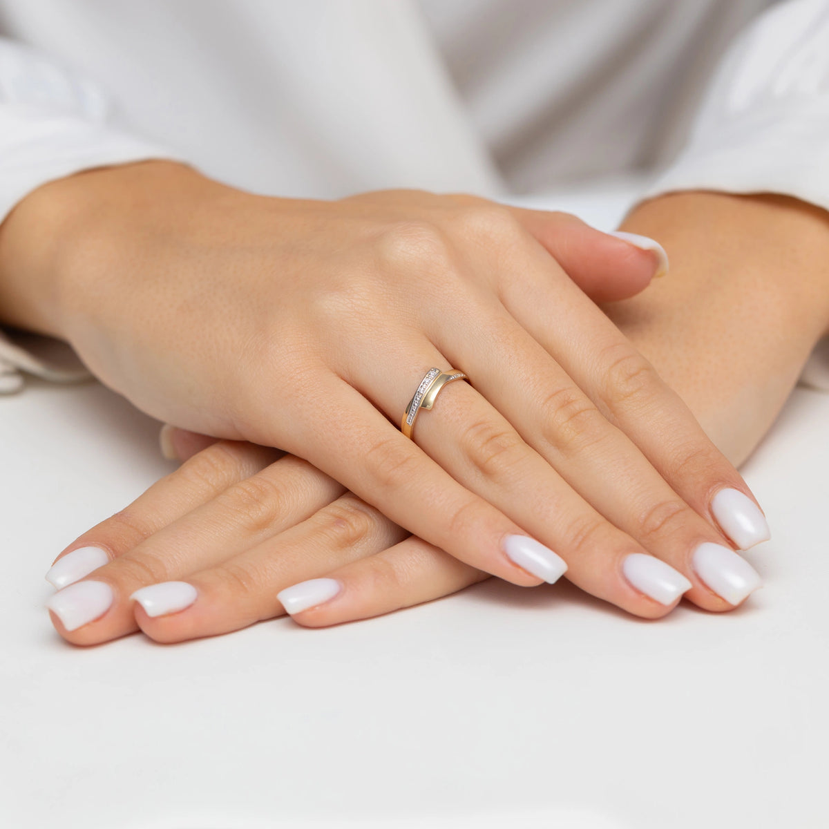 14k-gold-ring-with-zirconia-p183-585-b