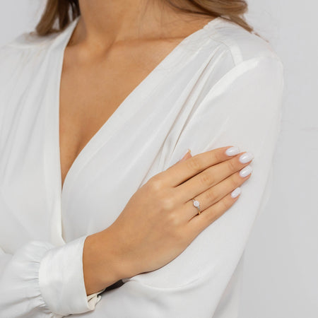 8k-gold-ring-with-zirconia-flower-p186-333-b