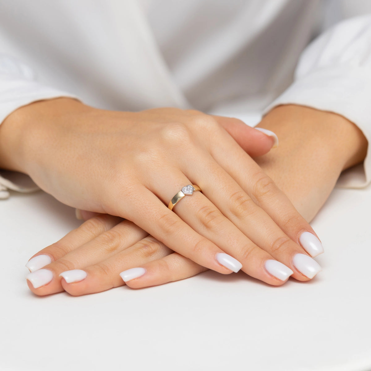 8k-gold-ring-with-zirconia-heart-p188-333-b