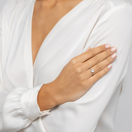 8k-gold-ring-with-zirconia-p194-333-b