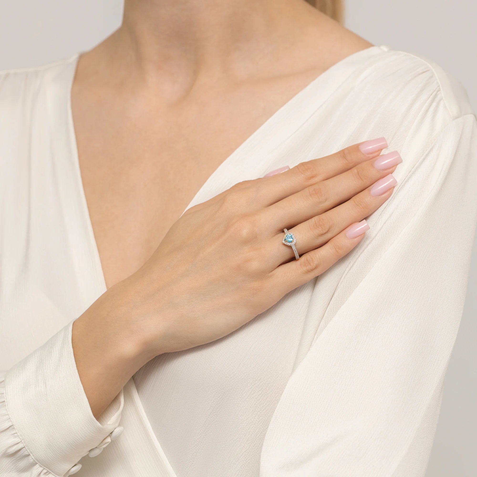 8k-gold-ring-with-blue-zirconia-heart-p201-333-nb