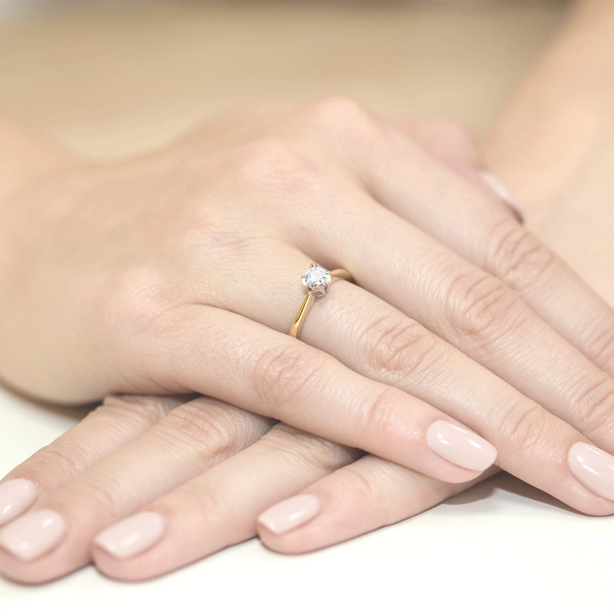 Yellow Gold engagement ring with Round 0.30 ct Lab-grown Diamond - GREMARI fine jewelry