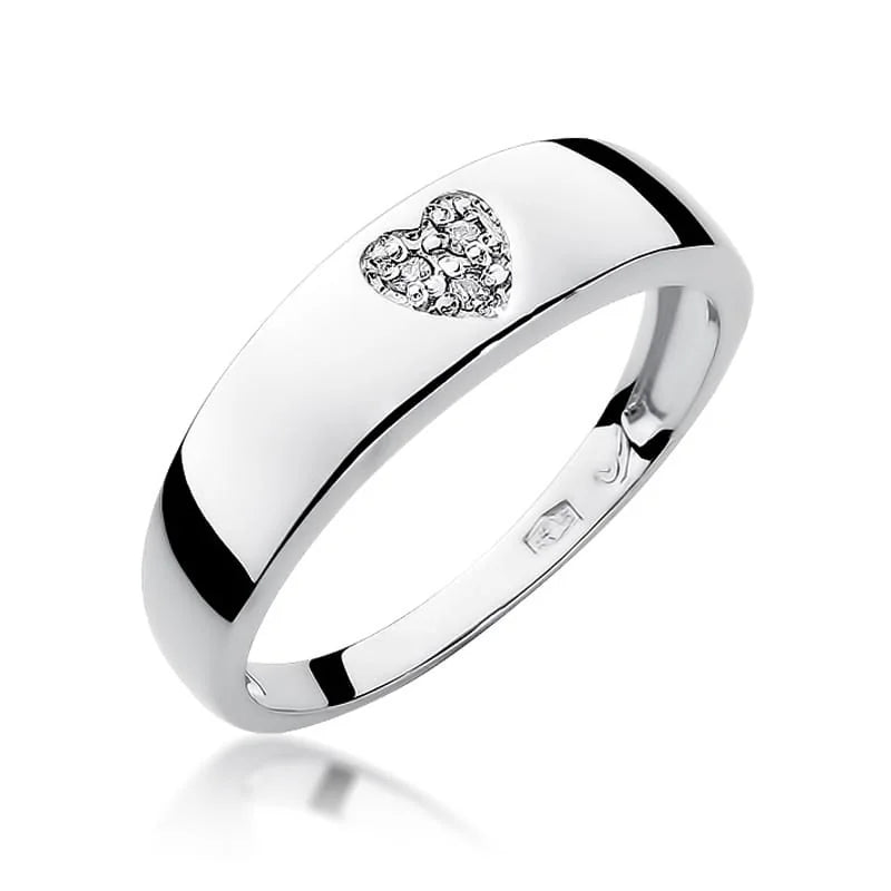 Prsteň z bieleho zlata so srdcovým motívom a diamantmi 0,026 ct