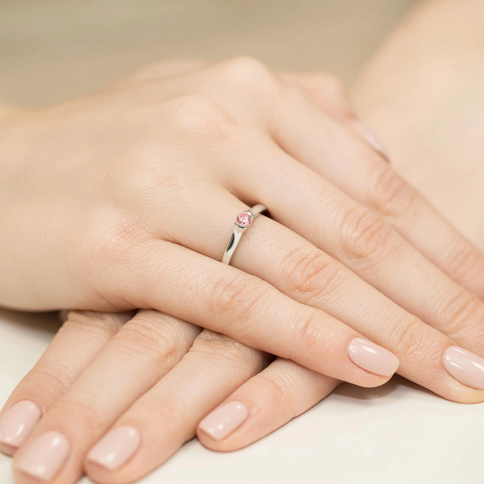 Prsteň z bieleho zlata s ružovým lab-grown diamantom Round/Brilliant s hmotnosťou 0,15 ct