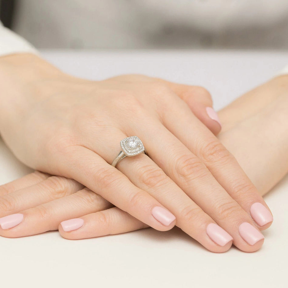 Ring aus Weißgold mit Labordiamant 0,70 ct Round/Brilliant und 56 × 0,005 ct Labordiamanten