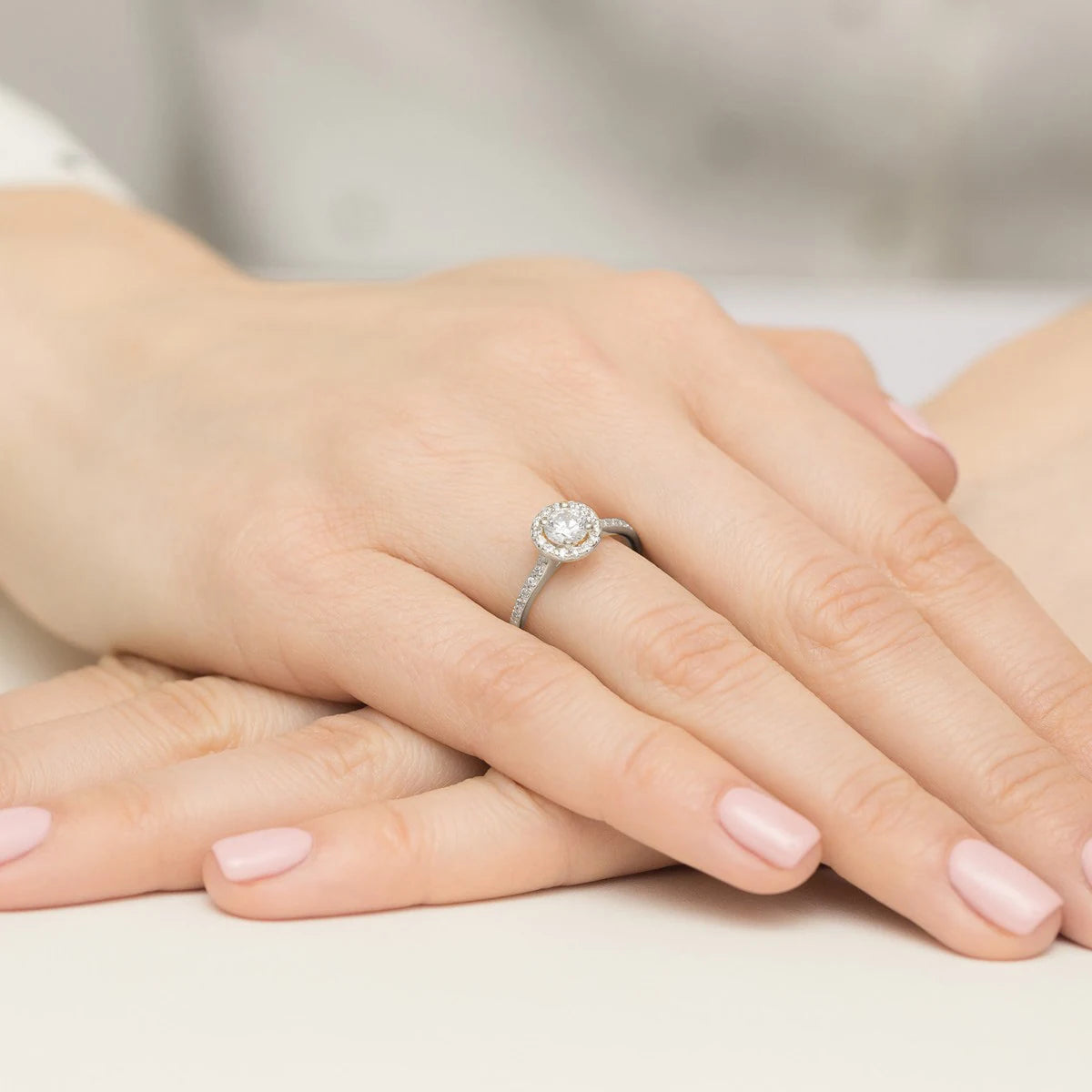 White Gold engagement ring with Round 0.50 ct Central and 0.241 ct Sideline Lab-grown Diamonds by GREMARI, 14K (585) gold