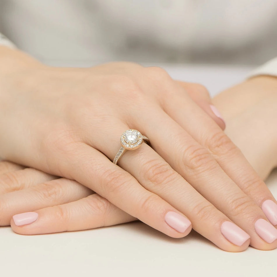 Yellow Gold engagement ring with Round 1.00 ct Central and 0.377 ct Sideline Lab-grown Diamonds - GREMARI fine jewelry