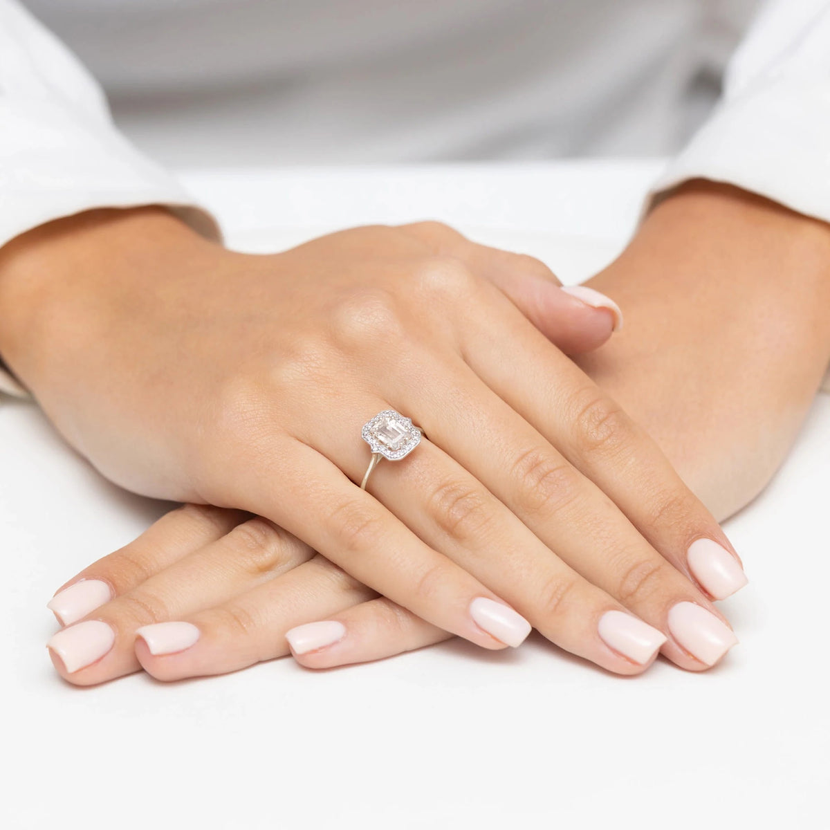 White Gold engagement ring with Emerald 1.00 ct Central and 0.172 ct Sideline Lab-grown Diamonds - GREMARI fine jewelry